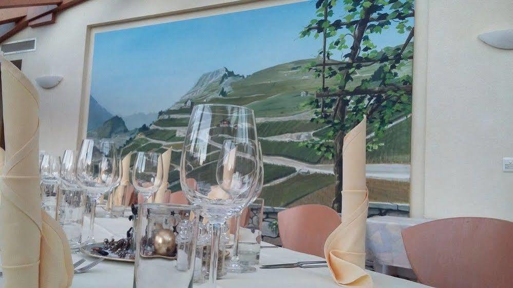 Hotel Restaurant Rebstock Wolhusen Bagian luar foto